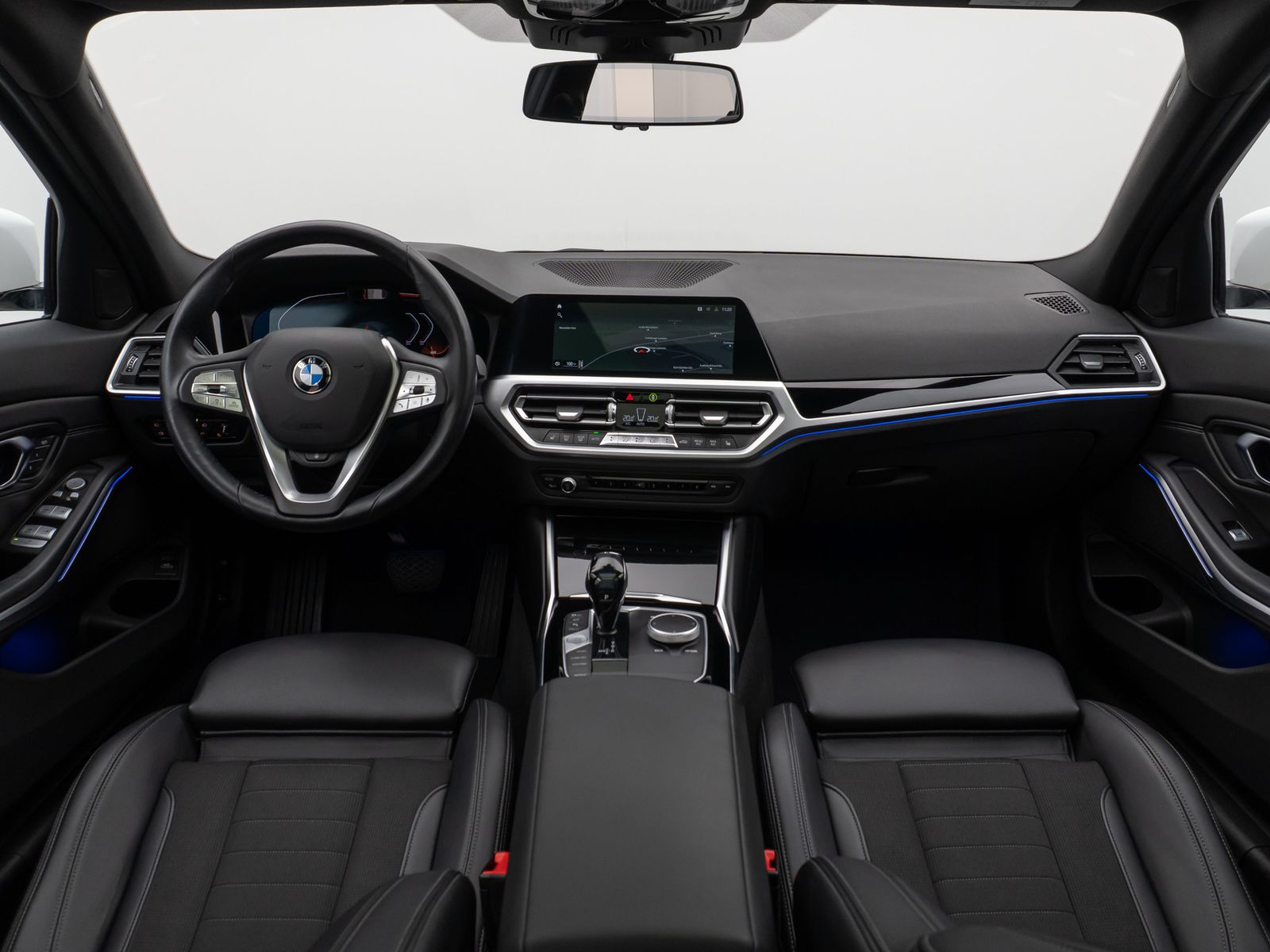 Fahrzeugabbildung BMW 320d xD Sport Line Panorama Laser 360° HUD HiFi