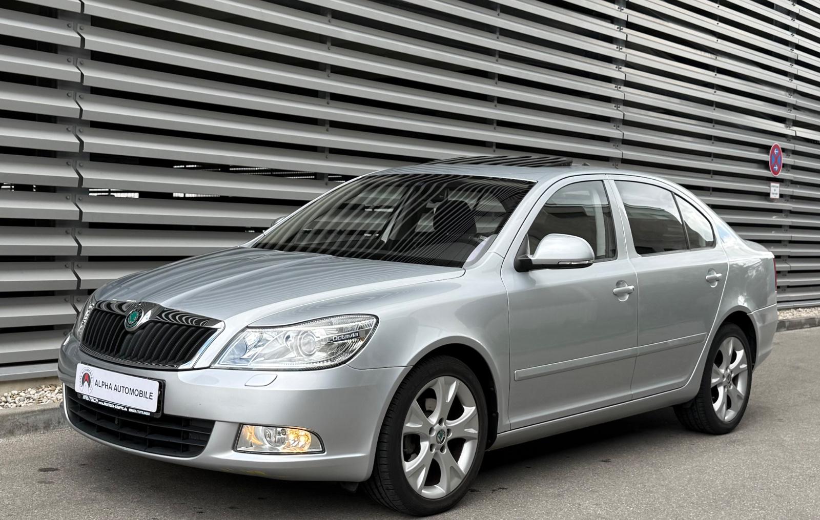 Skoda Octavia Lim.Elegance/Klima/Glas Schiebedach/Sitz