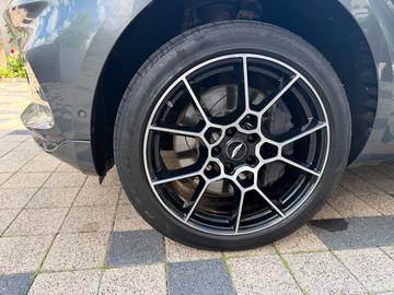 صورة مصغرة 18 لـ 2021 Aston Martin DBX