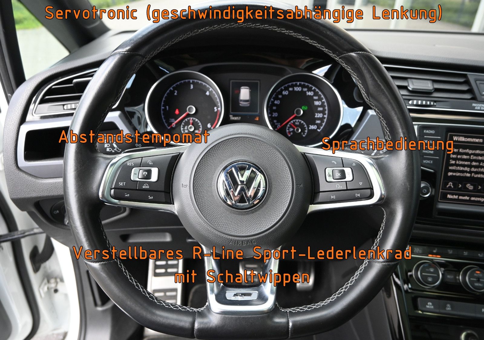 Fahrzeugabbildung Volkswagen Touran 2.0 TDI DSG R-Line °ACC°AHK°PANORAMA°KAM°