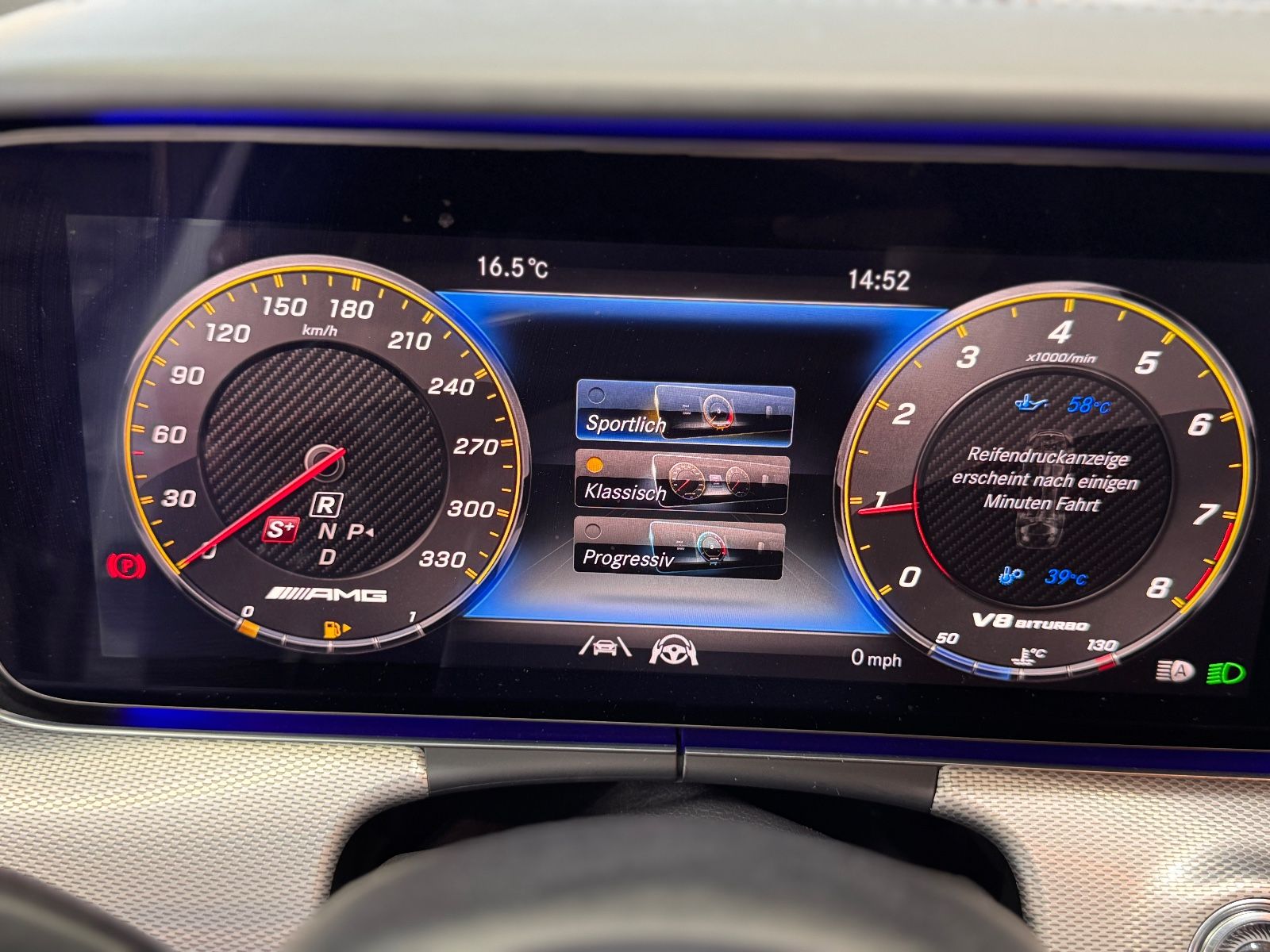 Fahrzeugabbildung Mercedes-Benz E 63 S AMG 4Matic+|AMG DRIVER|BURMESTER|TV|VOLL