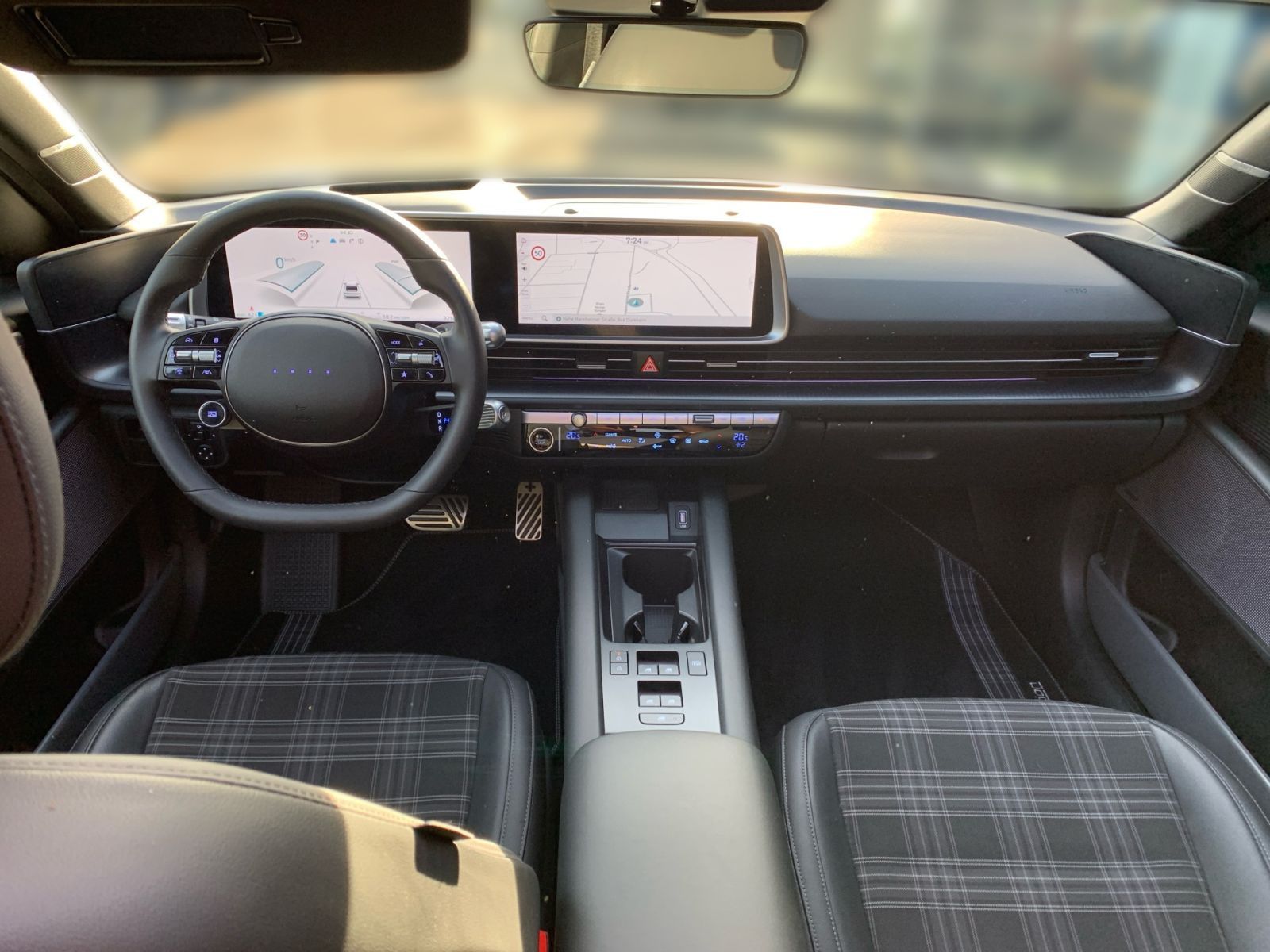Fahrzeugabbildung Hyundai IONIQ 6 First Edition/First Ed-Paket Elektro 4WD