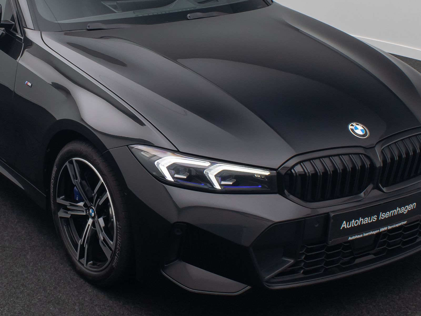 Fahrzeugabbildung BMW 320d M Sport Kamera DAB Standhzng HiFi Alarm HUD