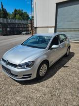 Volkswagen Golf VII Lim. 110PS Diesel Navi Klima Scheckheft - Volkswagen in Bochum
