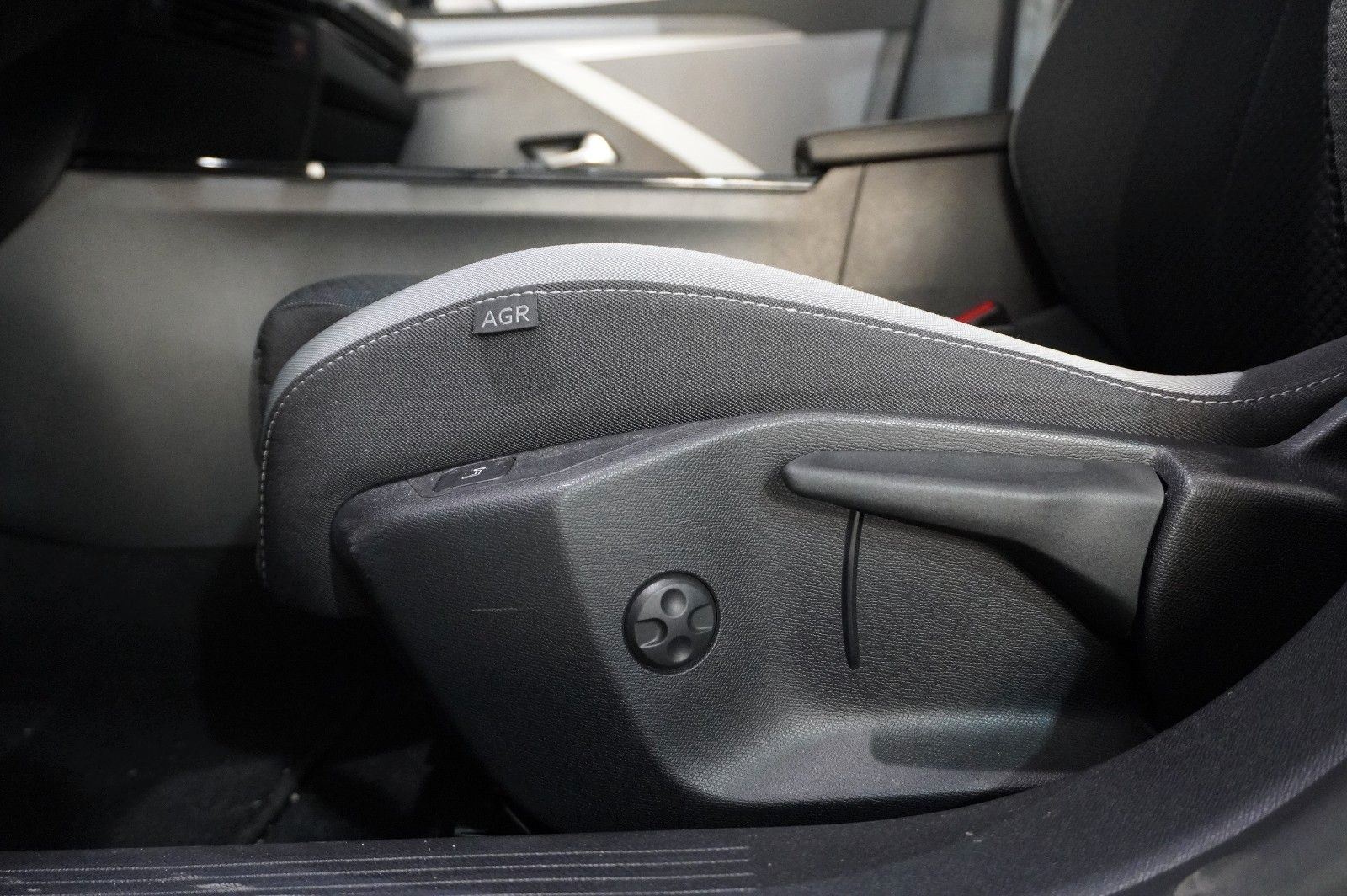 Fahrzeugabbildung Opel Astra L ST 1.2T EDITION AT-8 NAVI/LED/SPORT/DAB+