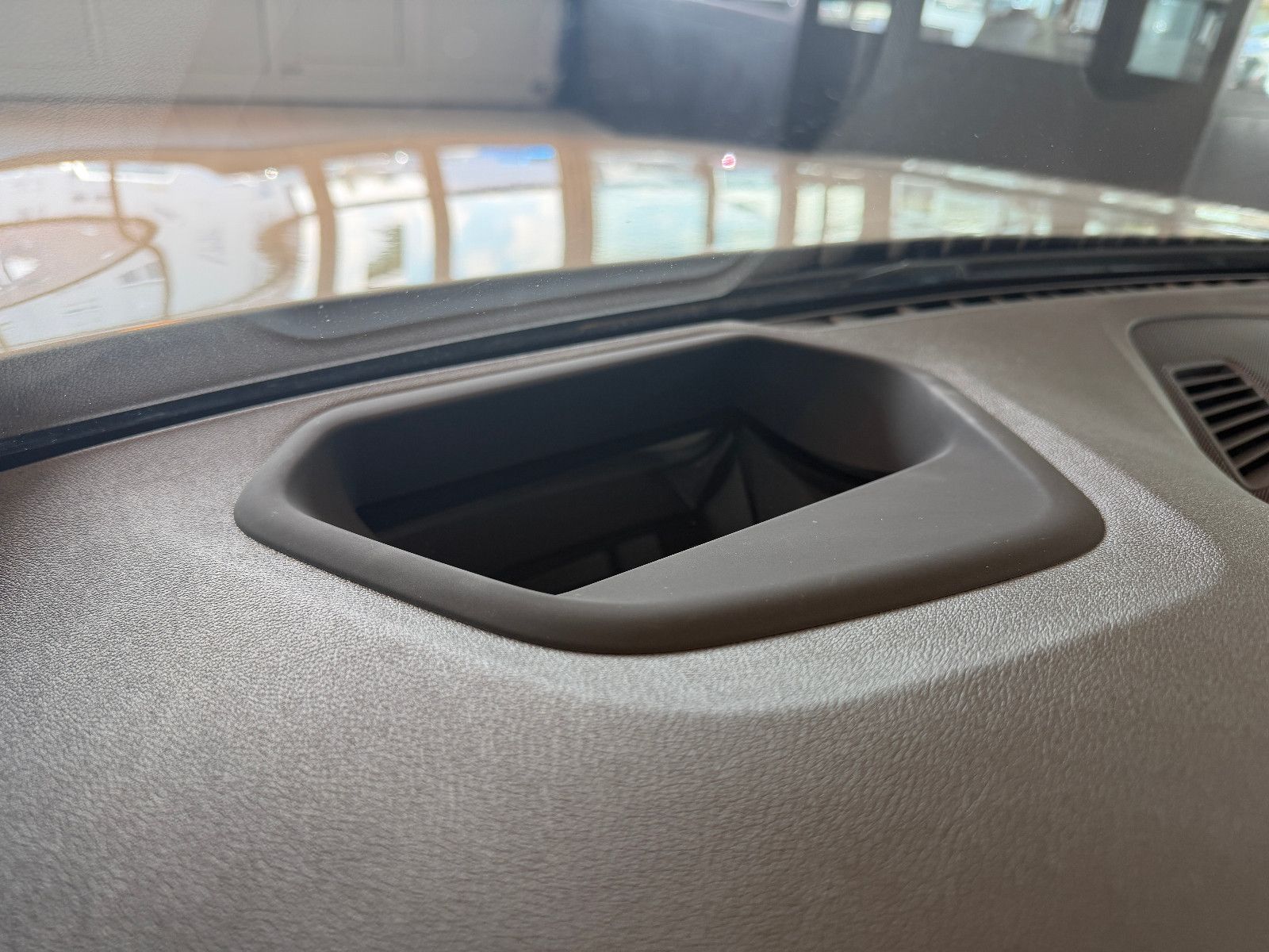 Fahrzeugabbildung BMW 530 d XDriveM Sport/M-PAKET/HARMAN-KARDON/AMBIE
