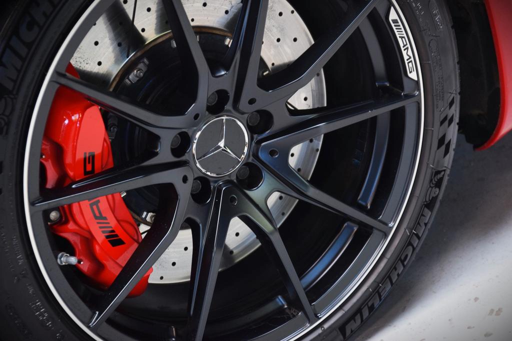 Mercedes-Benz AMG GT R