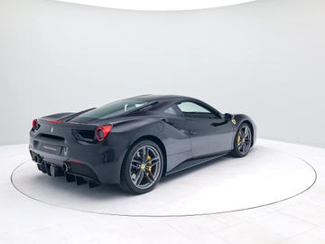 صورة 8 لـ 2016 Ferrari 488 GTB