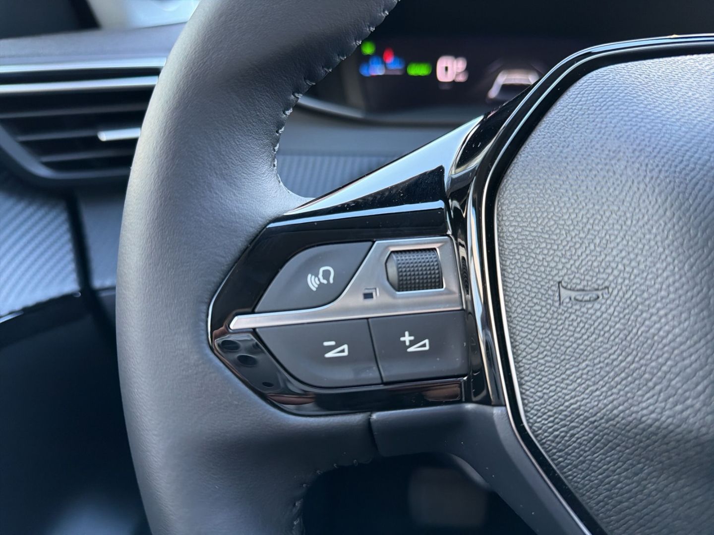 Peugeot e-208 - Bild 16