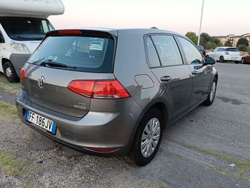 Volkswagen Golf - 4