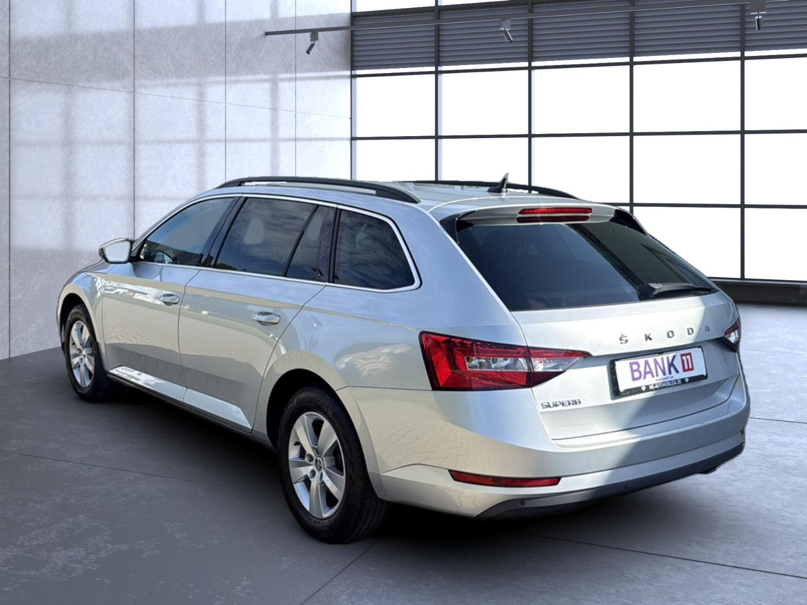 Fahrzeugabbildung SKODA Superb Combi / 1 Hd. unfallfrei