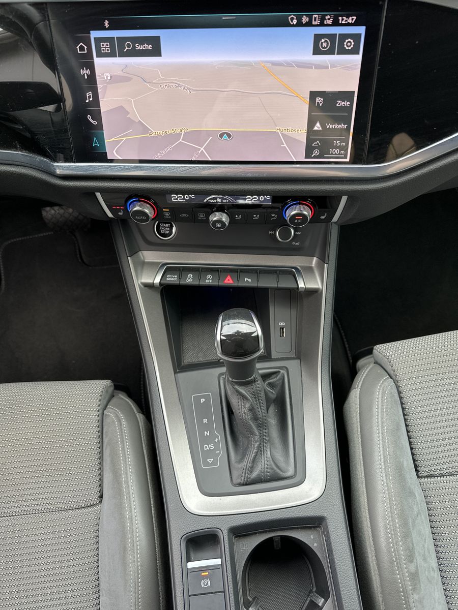 Fahrzeugabbildung Audi Q3 SpB 35 TDI Black-Paket NAV+LED+DAB+V-COCKPIT