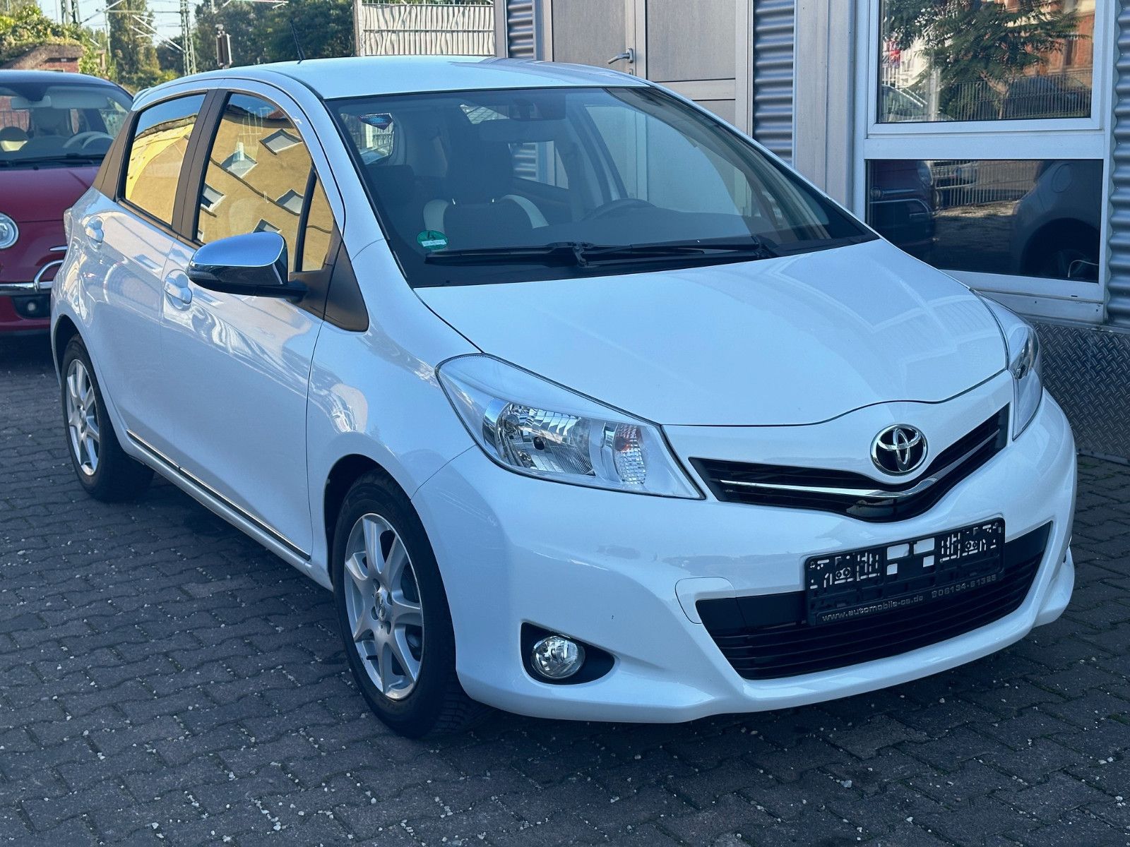 Fahrzeugabbildung Toyota YARIS COOL*DIESEL+NAVI+KAMERA*