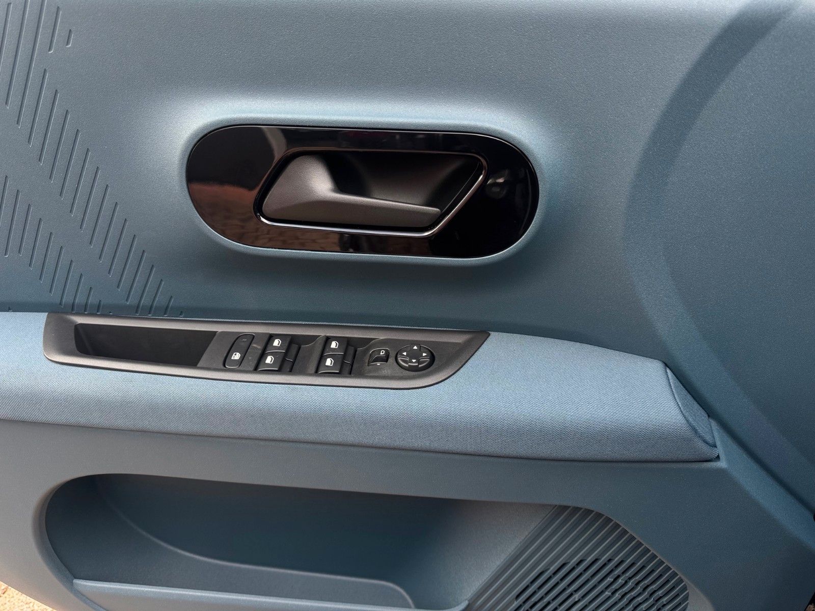 Fahrzeugabbildung Fiat Grande Panda 100 PS Automatik Icon Navi Kamera
