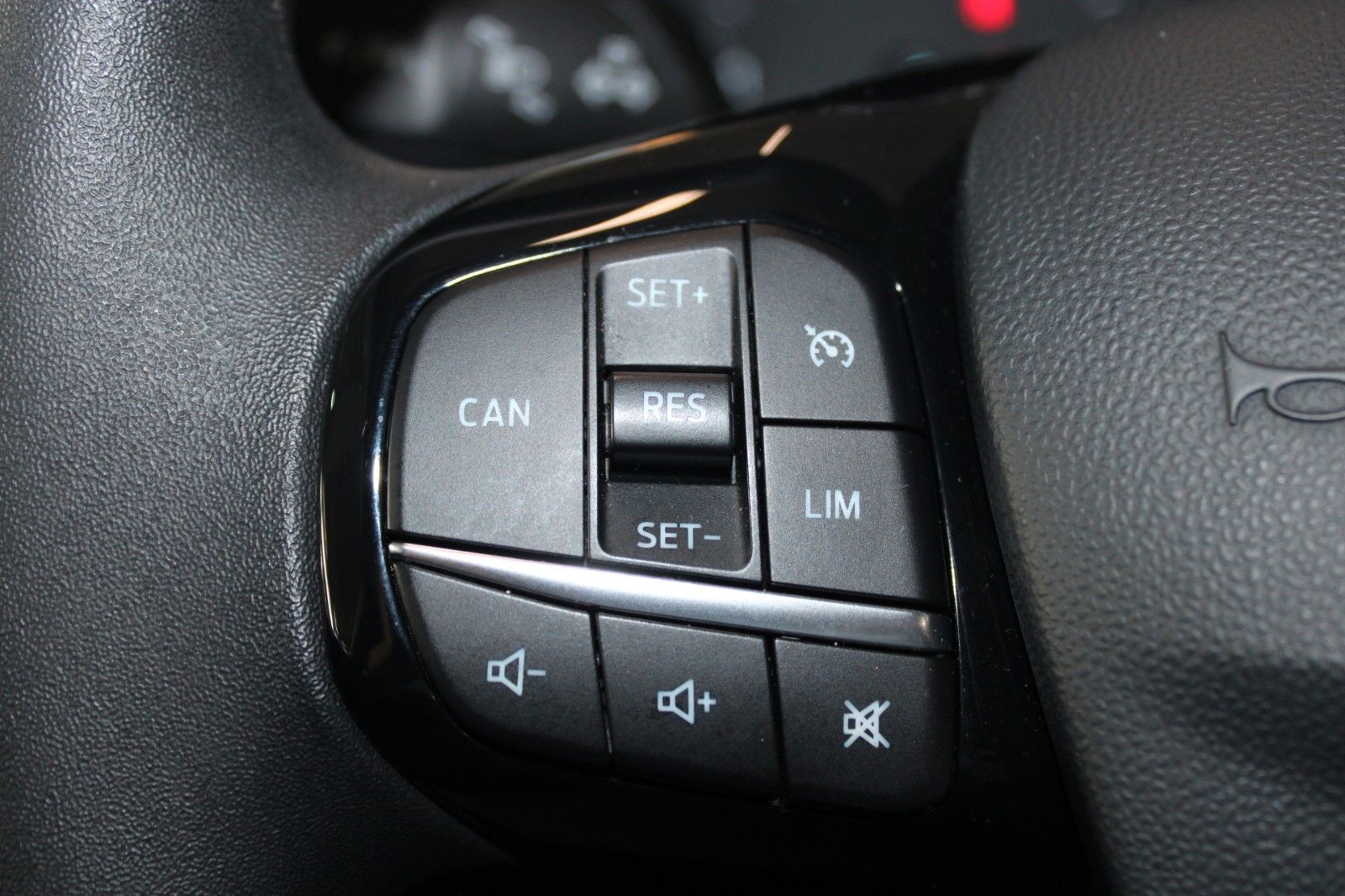 Fahrzeugabbildung Ford Fiesta 1,5 TDCi Cool & Connect 5-trg NAVI LED
