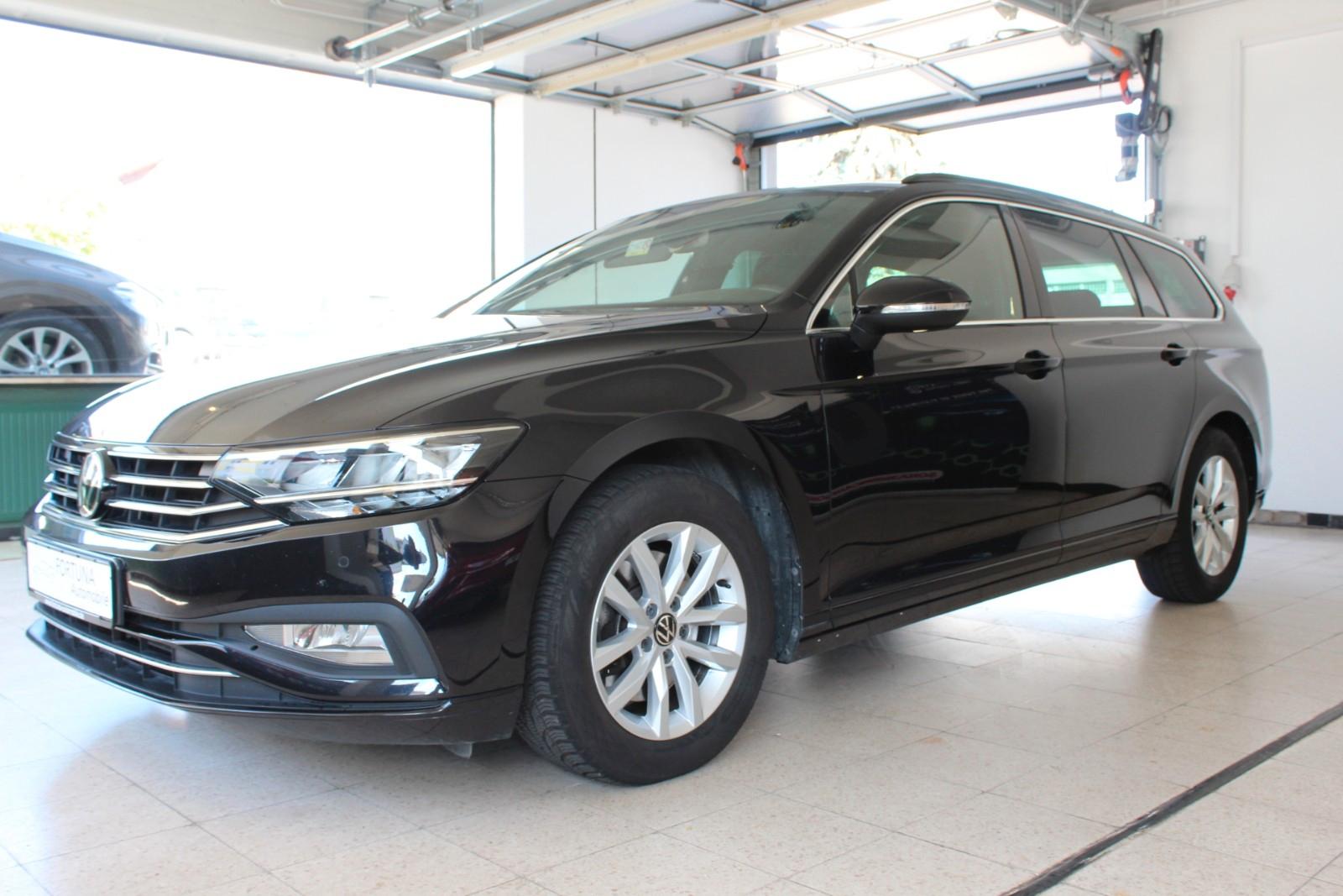 Volkswagen Passat Variant Business Aut. Navi LED