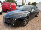 Alfa Romeo 159  Sportwagon 3.2 JTS V6 24V Q4 Distinctive - Alfa Romeo 159 mit Benzin-Antrieb: Automatik
