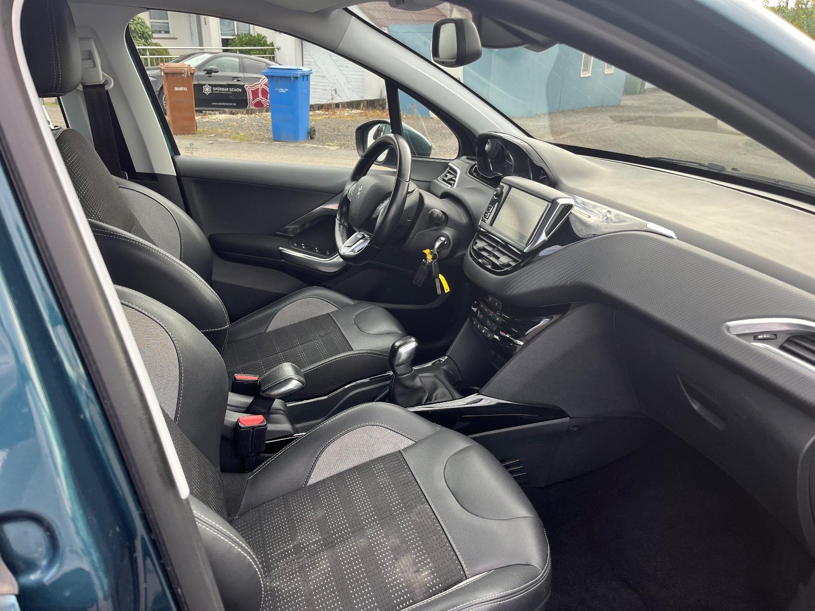 Peugeot 2008 Allure Navi 1.Hand