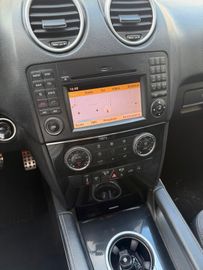 Mercedes ML 350 - 8