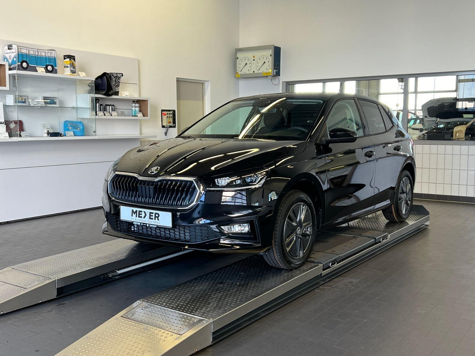 Fahrzeugabbildung SKODA Fabia TOUR 1.0 TSI DSG *Navi,ACC,Sitzheizung*