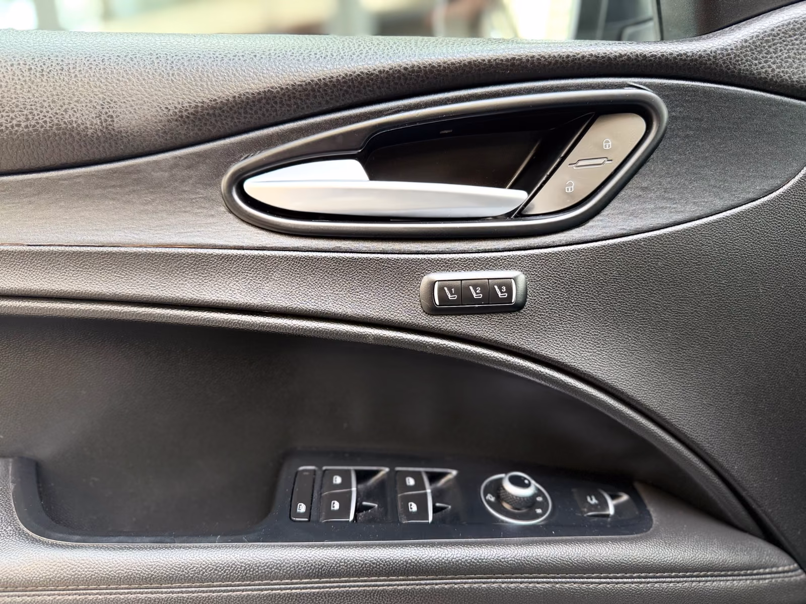 ALFA ROMEO STELVIO 2.2 DIESEL Q4 209ch SUPER - INTÉRIEUR CUIR - GPS - CAMÉRA - SIÈGES CHAUFFANTS ÉLECTRIQUES