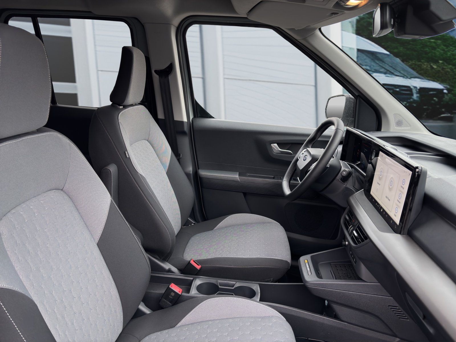 Fahrzeugabbildung Ford Tourneo Courier eMotor BEV Titanium