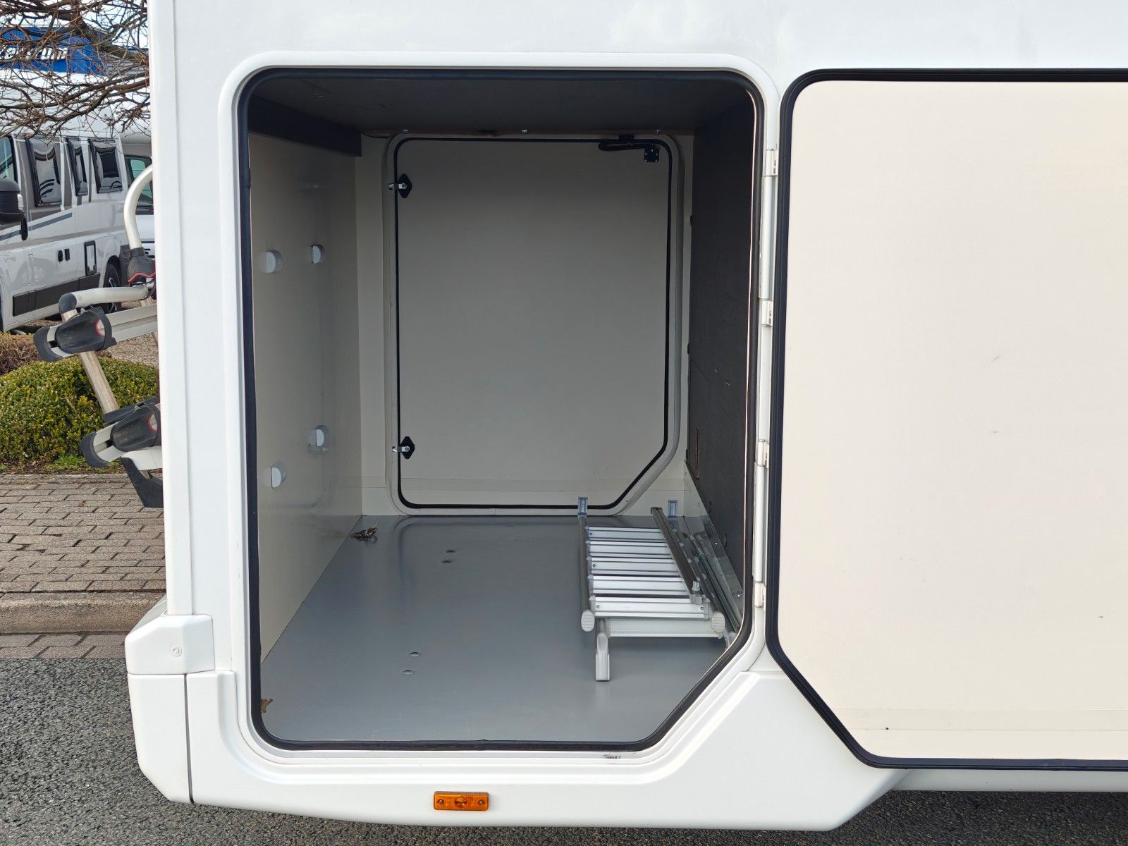 Fahrzeugabbildung Roller Team Kronos 287 TL - Face2Face, Hubbett, Einzelbetten