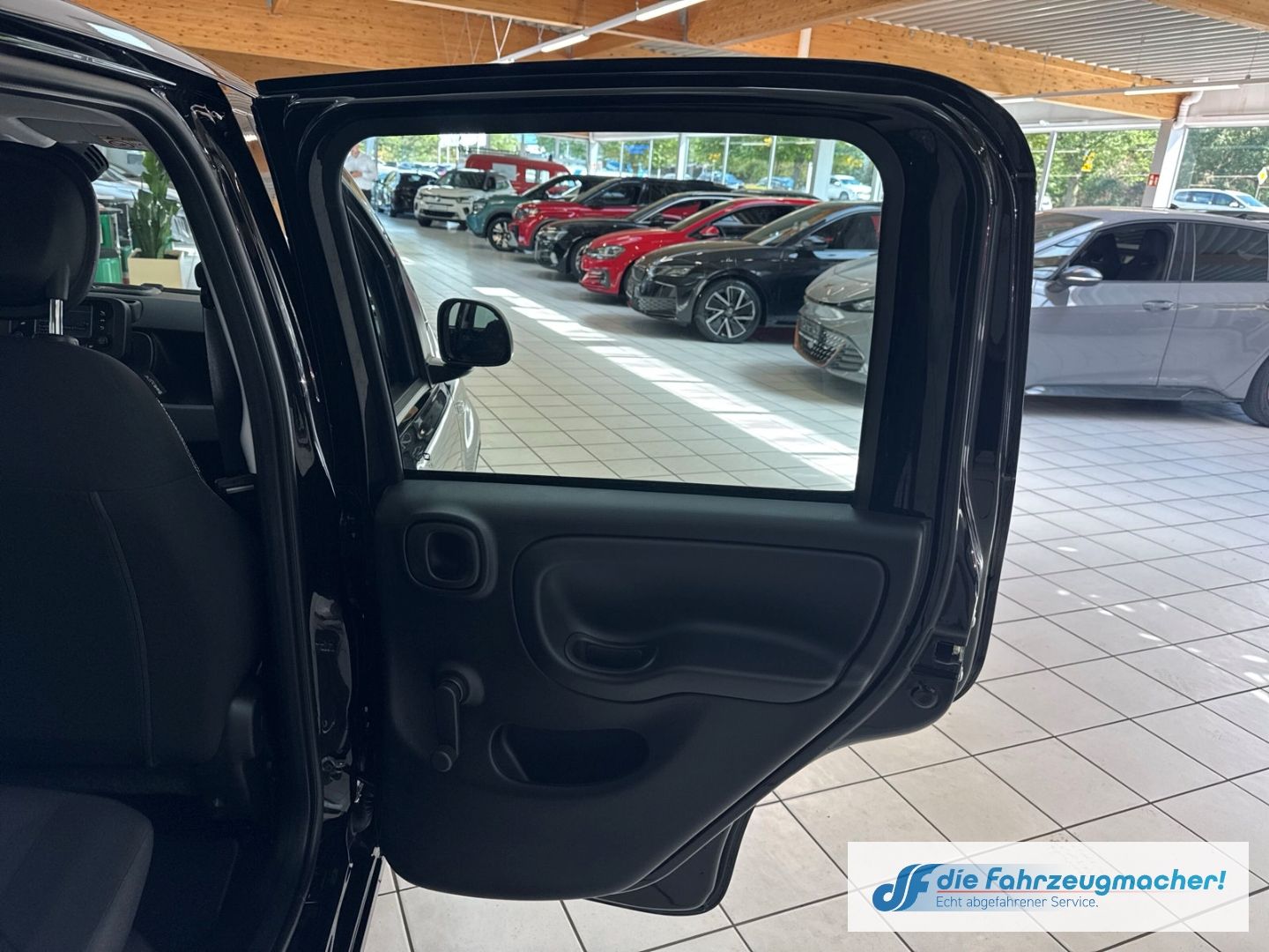 Fahrzeugabbildung Fiat Pandina Hybrid Tempomat Icon Digitales Cockpit D