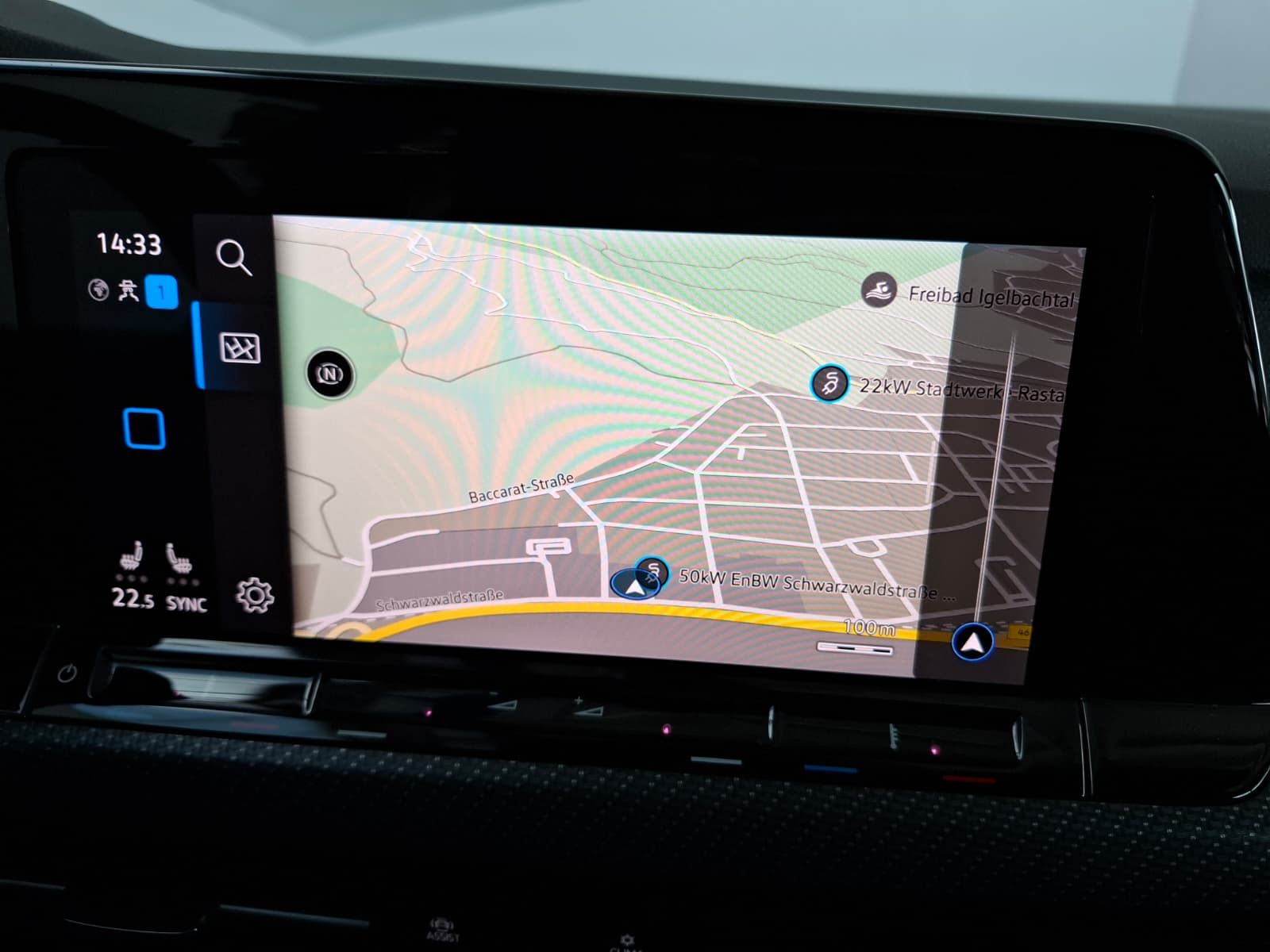 Fahrzeugabbildung Volkswagen Golf VIII Var. R-Line 1.5 eTSI DSG +ACC+Navi+LED