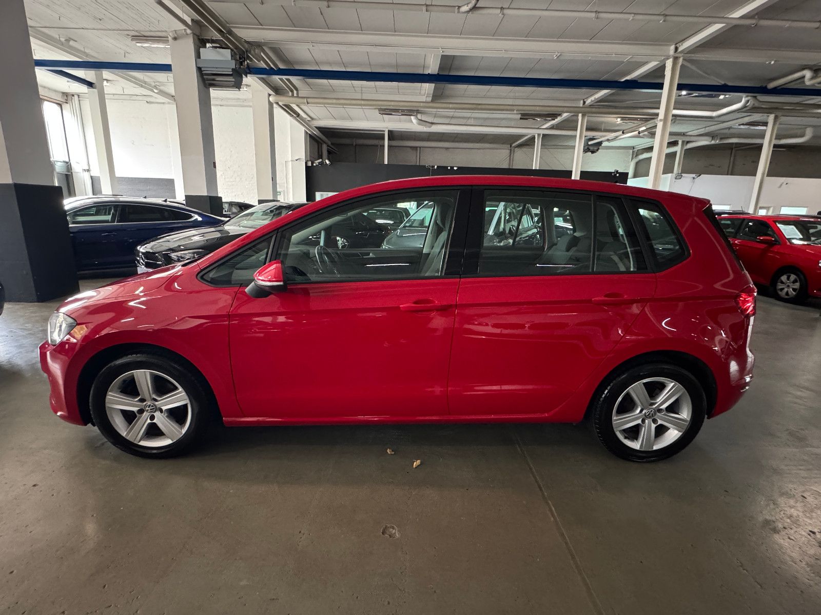 Fahrzeugabbildung Volkswagen Golf 7 TSI SPORTSVAN COMFORTLINE MEDIA PAKET 1.H