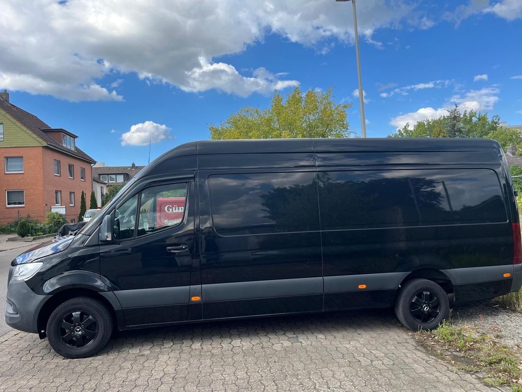 Image of Mercedes-Benz Sprinter