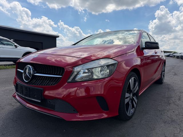 MERCEDES-BENZ A 250 4Matic STANDHEIZUNG Kamera Navi AHK