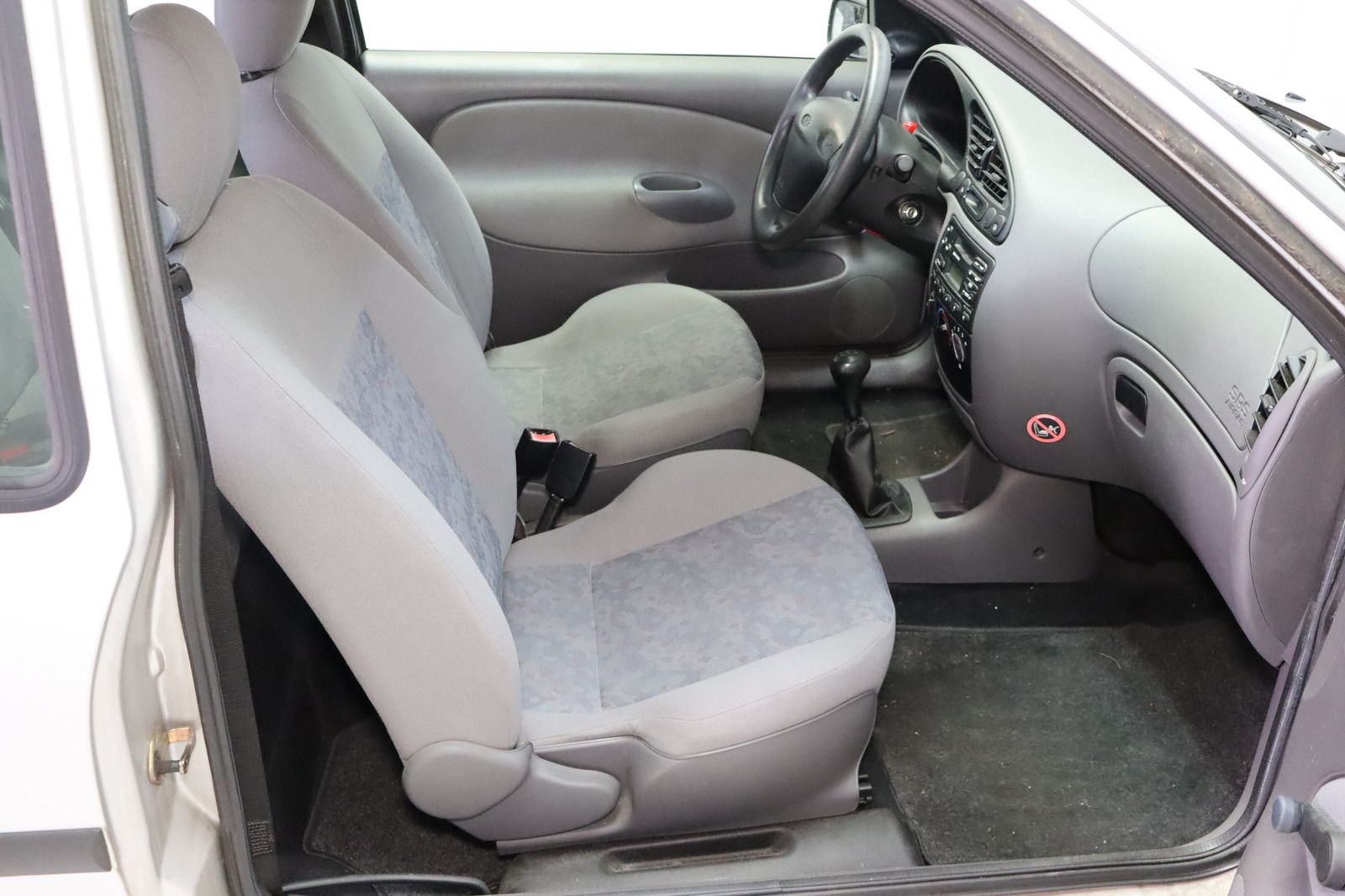 Fahrzeugabbildung Ford Fiesta 1.3 Style * Radio * wenig km *