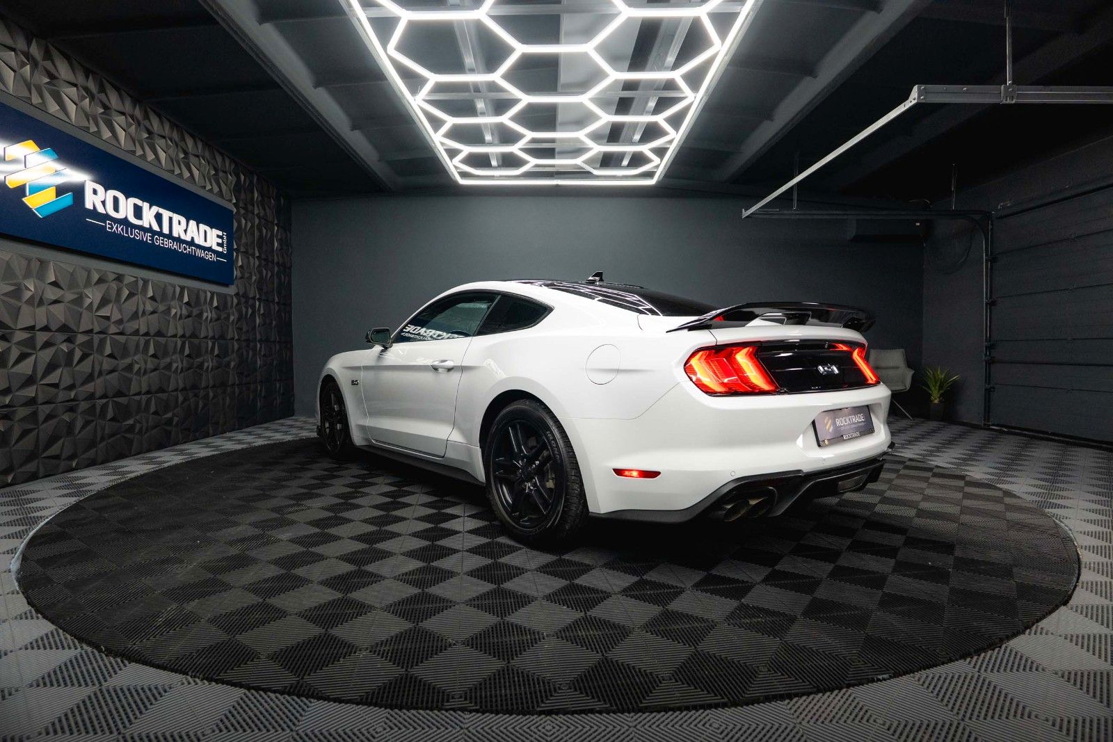 Fahrzeugabbildung Ford Mustang Shelby GT 500 5.0 V8 Performance PREMIUM