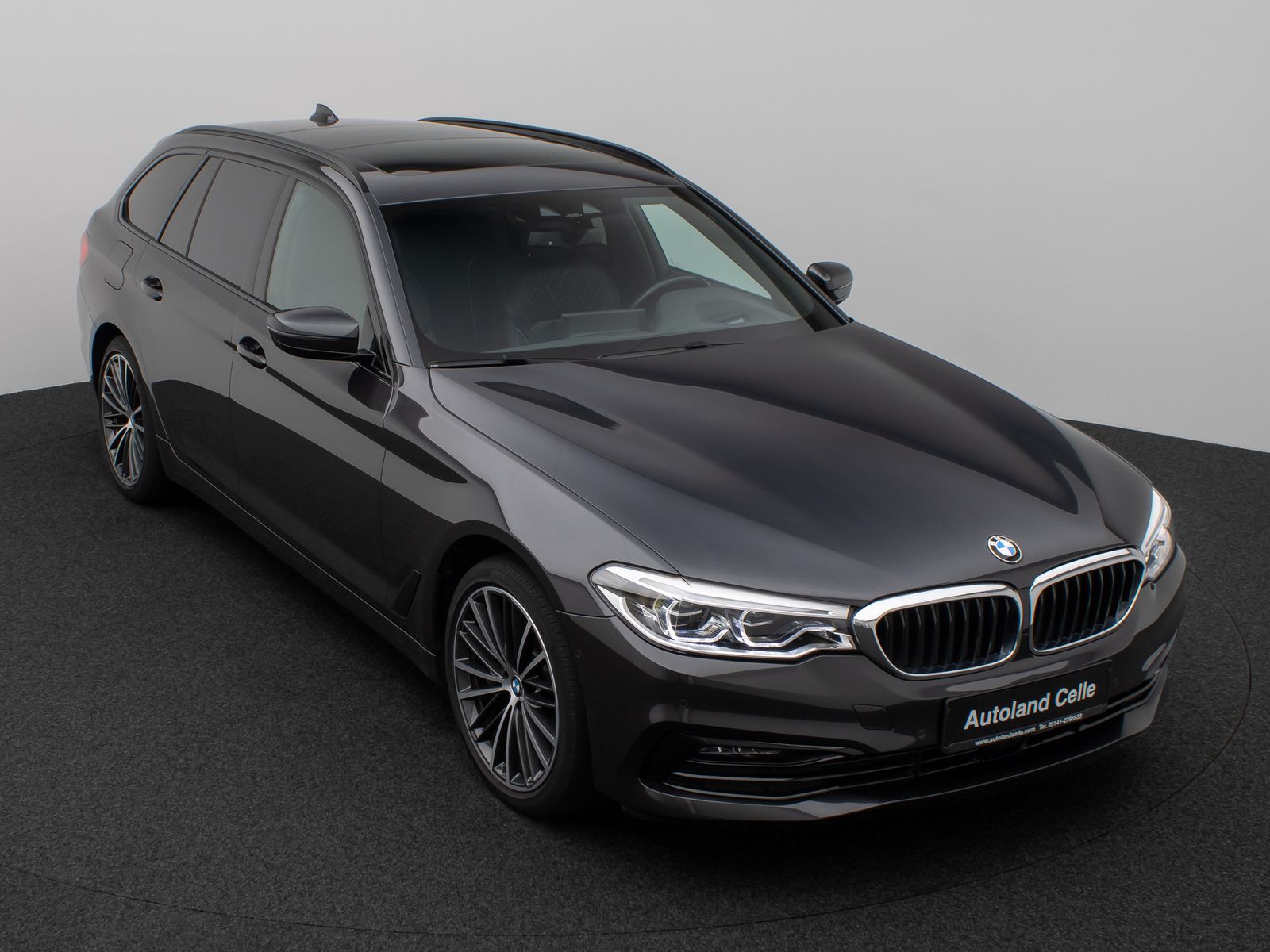 Fahrzeugabbildung BMW 540i xD SportLine Panorama HUD DAB HiFi 4xKlima