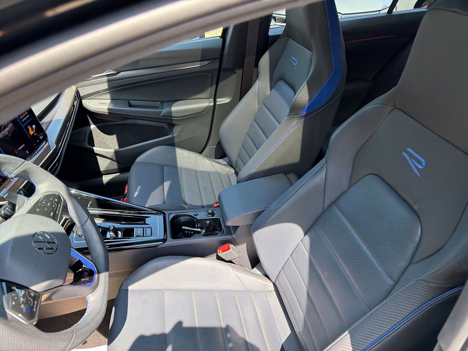 Golf R4M Black Edition PANO Navi Akrapo Harm Ka