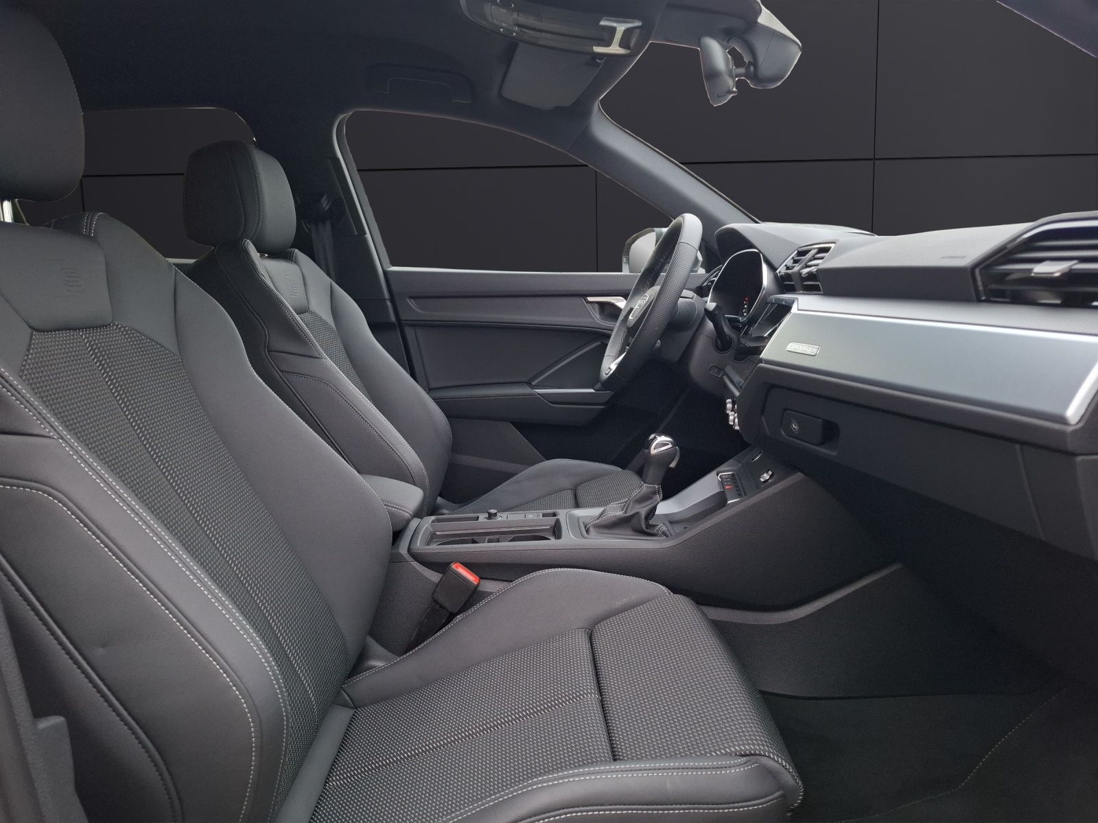 Fahrzeugabbildung Audi Q3 40 TFSI S-line quattro S-tronic LED AHK Navi