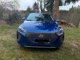 Hyundai IONIQ 1.6l GDi PLUG-IN HYBRID - - blaue Hyundai IONIQ