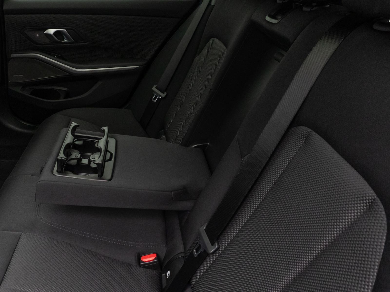 Fahrzeugabbildung BMW 330d Panorama Kamera H/K DAB Komfort Alarm LED