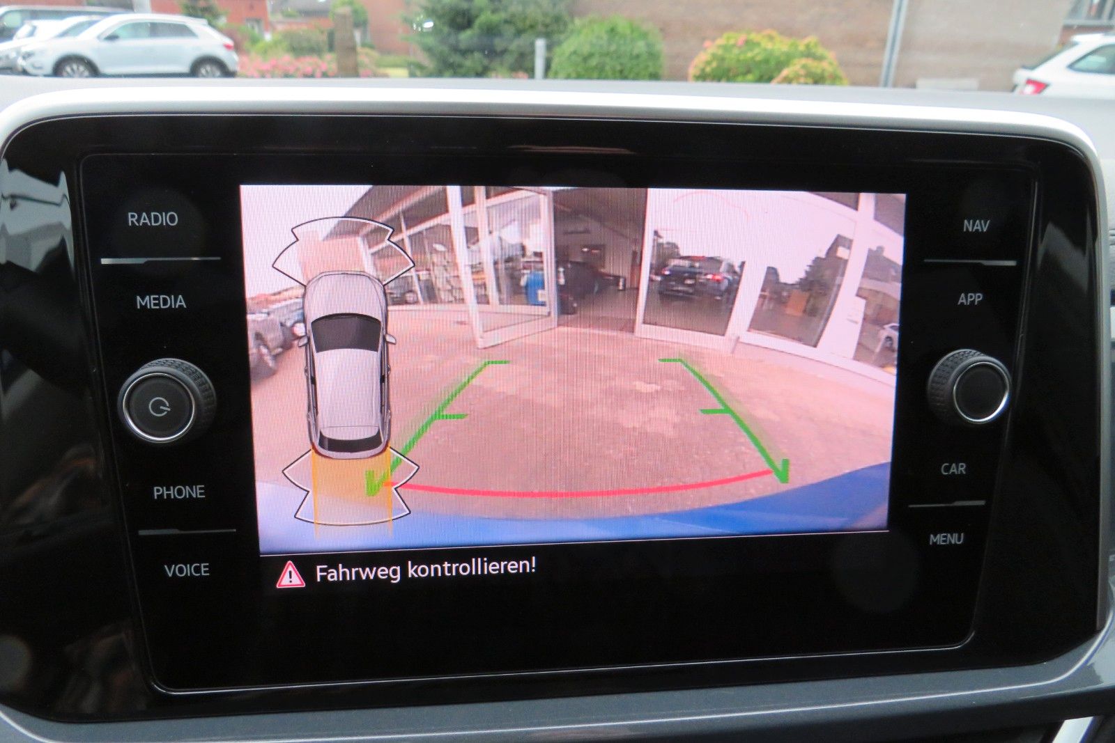 Fahrzeugabbildung Volkswagen T-Roc Style ACC APP MASSAGE SITZH. 17`KAMERA 1.H