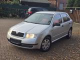 Skoda fabia 1.4l MPI Mit TÜV 4Türer Top Zu... - Skoda Fabia: Türer