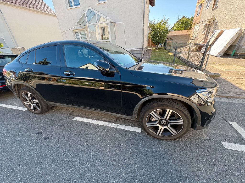 Image of Mercedes-Benz GLC 300