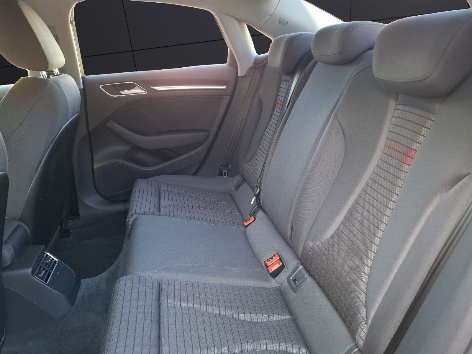 Fahrzeugabbildung Audi A3 Limousine TDI quattro sport LED NAVI SOUND