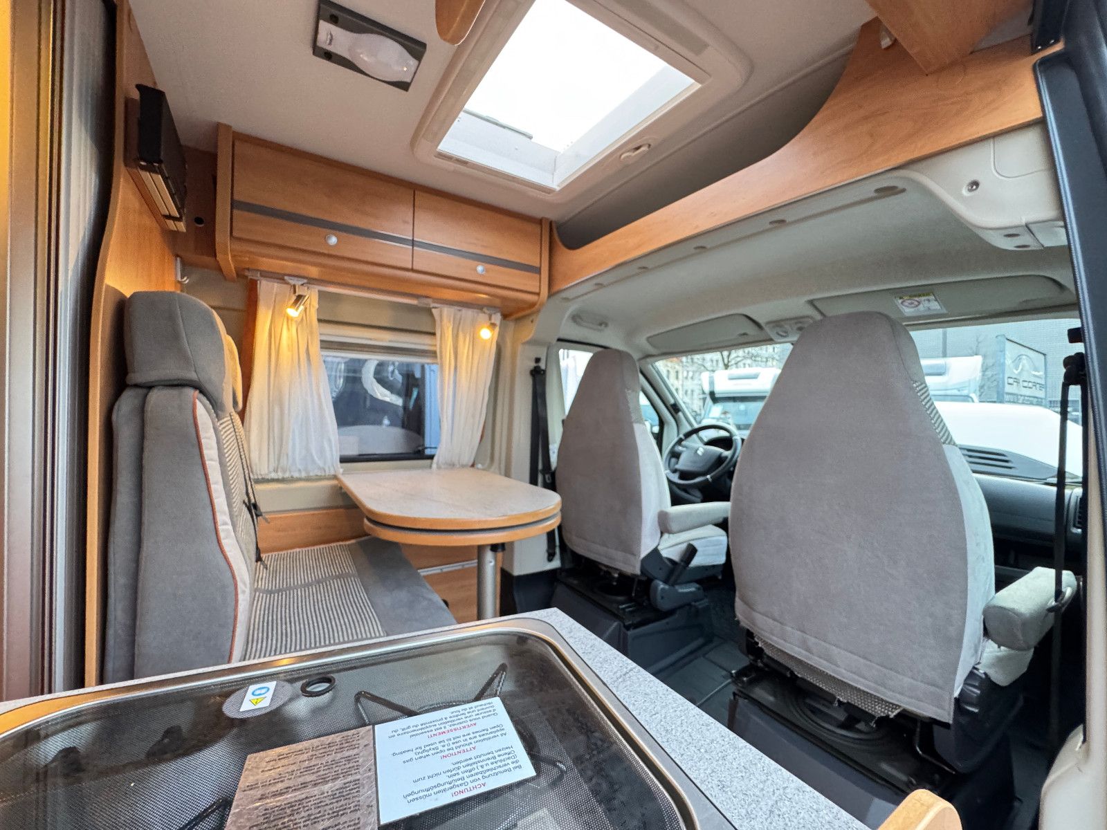 Fahrzeugabbildung Pössl 600 2WIN R PLUS CITROEN RAUMBAD VOLL SCHECKHEFT
