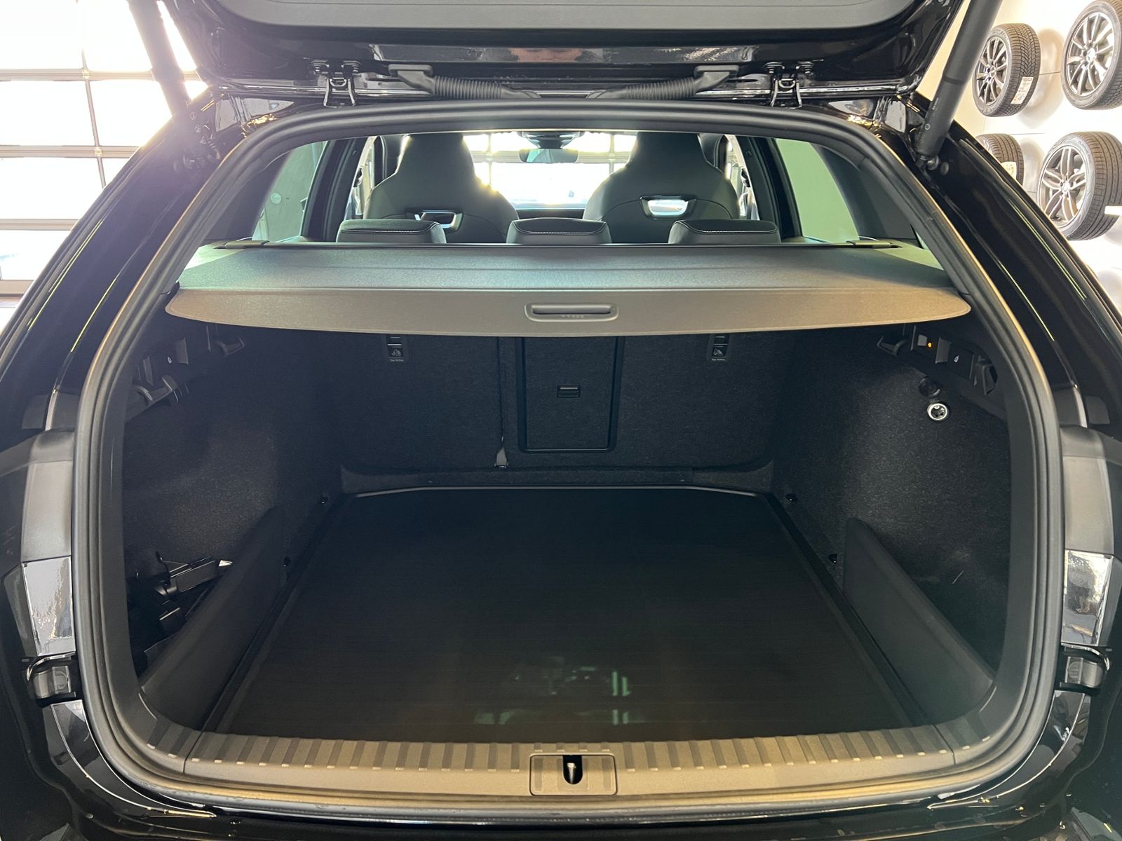 Fahrzeugabbildung SKODA Octavia Combi IV Sportline 2.0 TDI DSG *AHK, LED