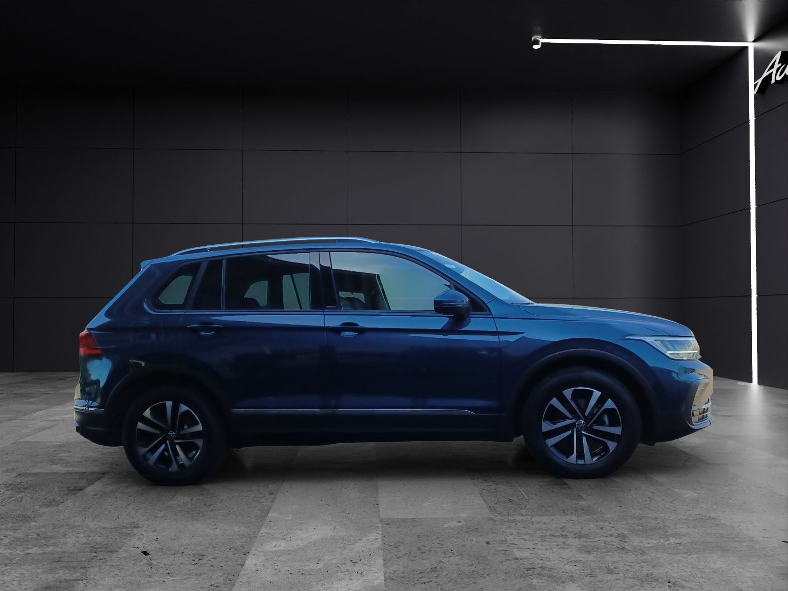 Fahrzeugabbildung Volkswagen Tiguan TSI United LED Navi ACC PDC SH LM