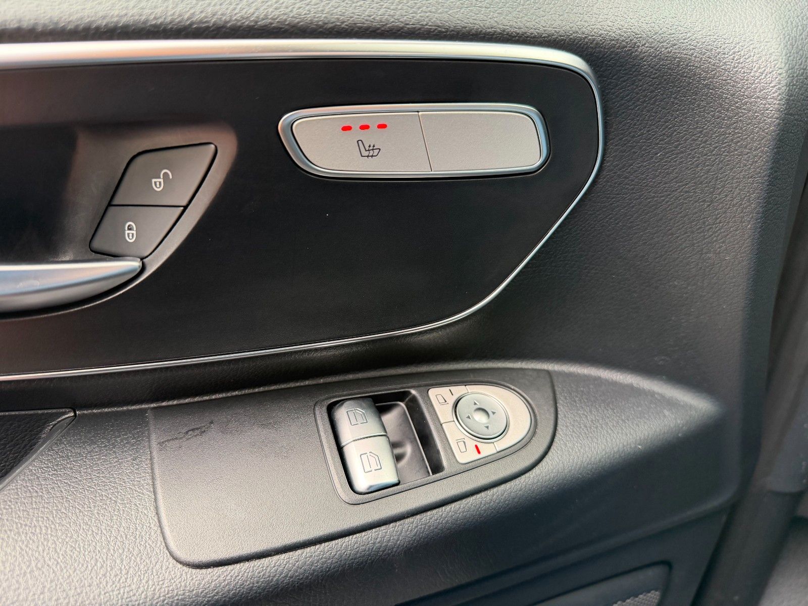 Fahrzeugabbildung Mercedes-Benz Vito 116 CDI 9G Tourer Pro AHK2,5to Kamera