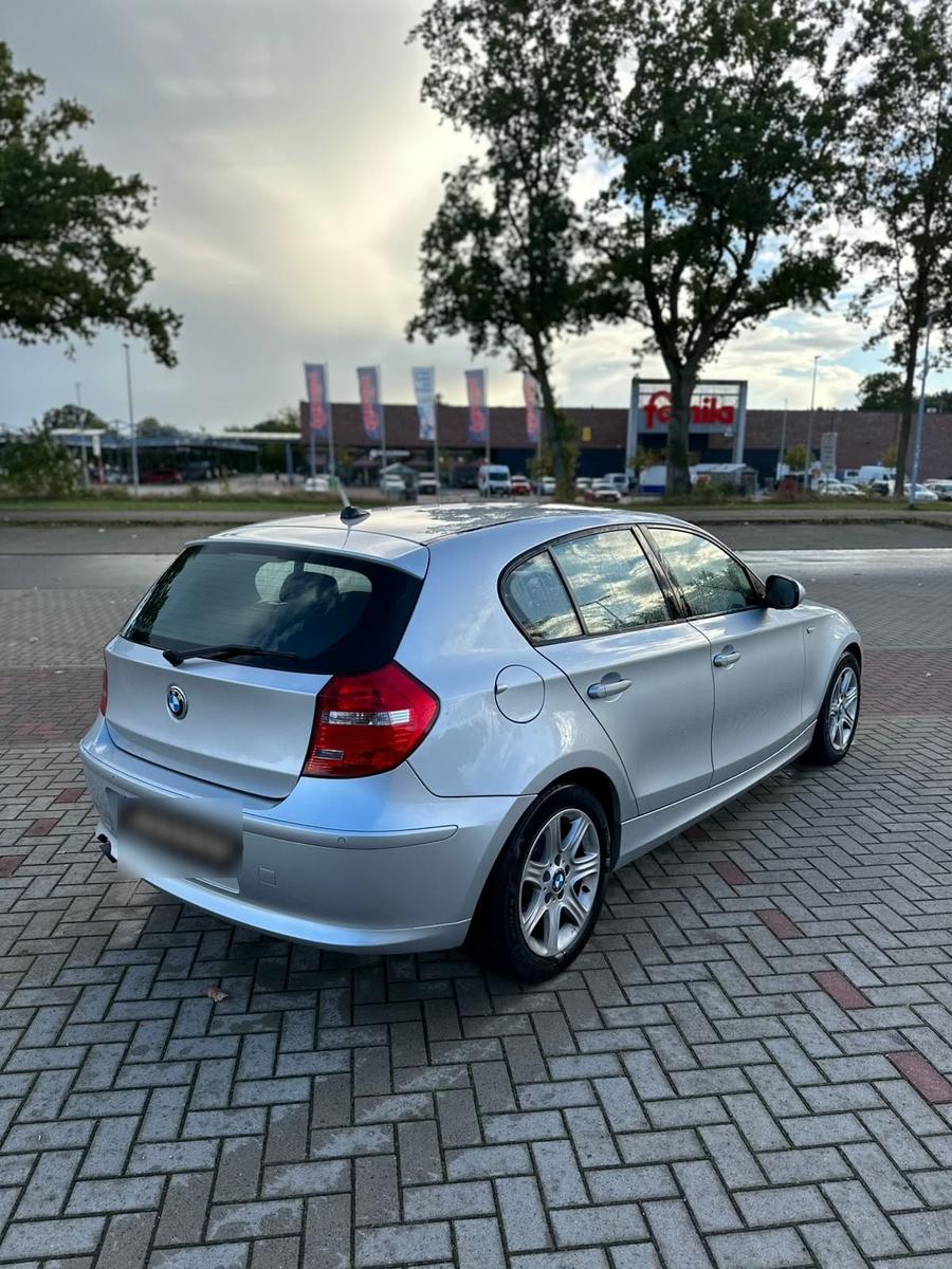 BMW 118, 2011
