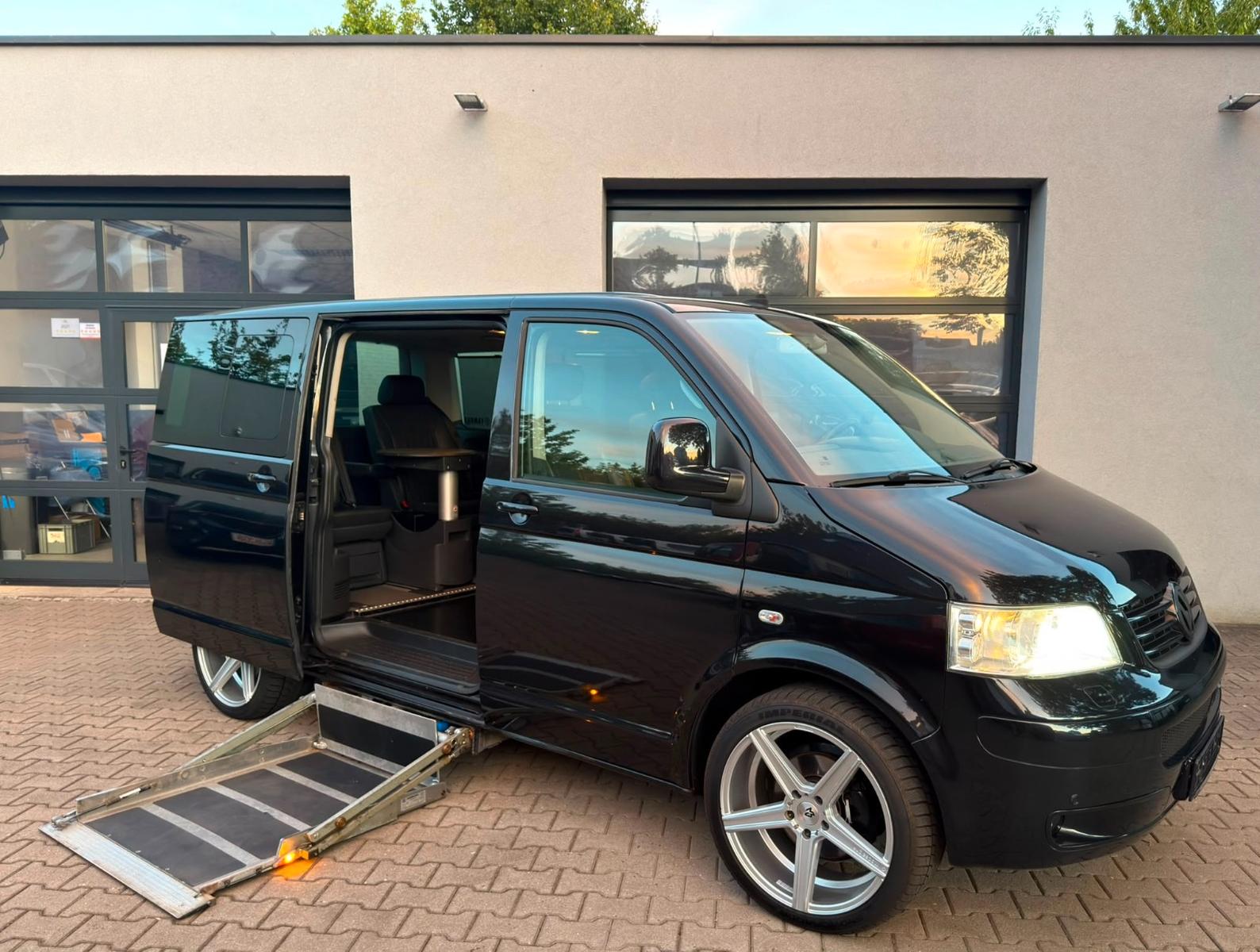 Volkswagen T5 Multivan Highline 6-Wegesitze Kassettenlift