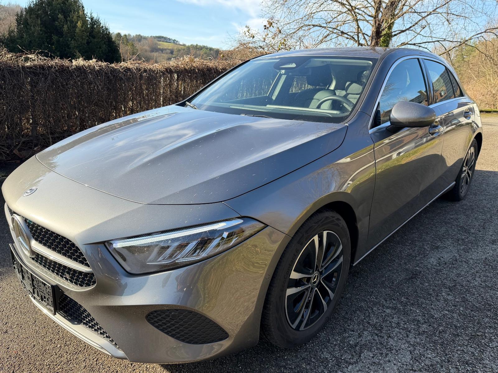 Mercedes-Benz A 180 DCT*MBUX*KAMERA*PDC*SZHZ*DISTRONIC*